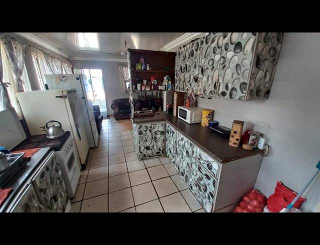 2 BEDROOM HOUSE FOR SALE IN CLAREMONT